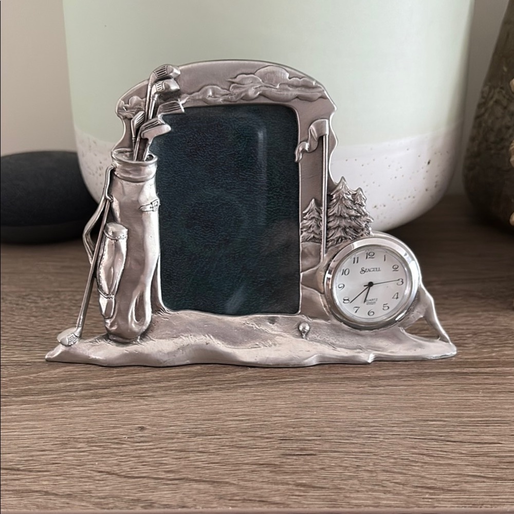 Golf Club Silver Frame with Clock